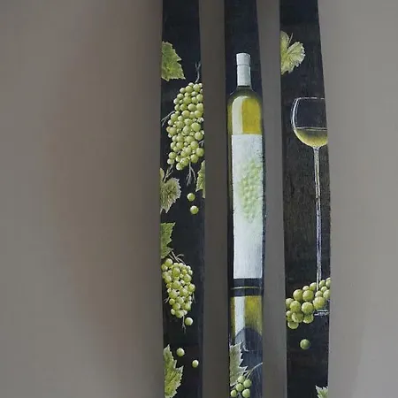 Rieslingstube Bei Britta & Joachim Lägenhet