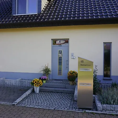 Rieslingstube Bei Britta & Joachim 公寓 *